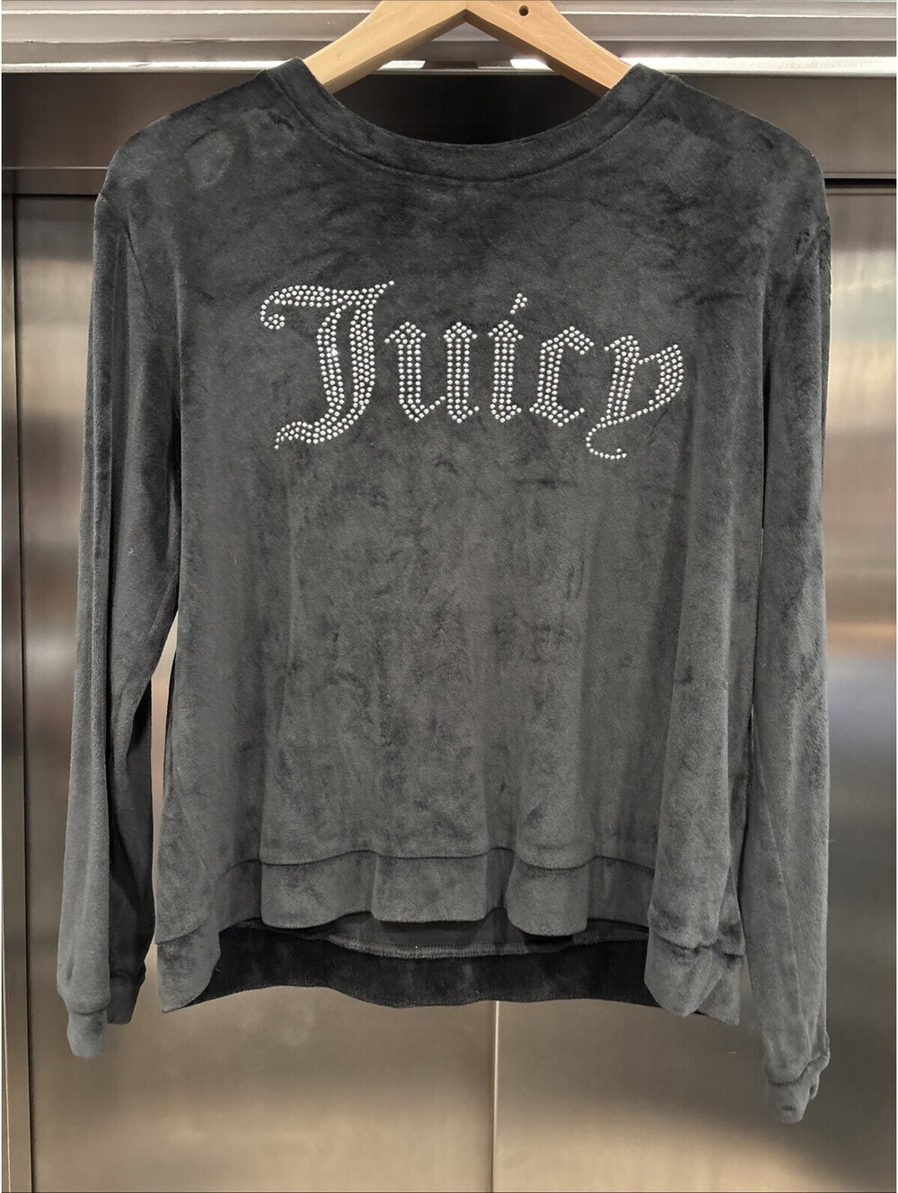 Woman’s Sz L Juicy Velour Fabric Longsleeve Shirt